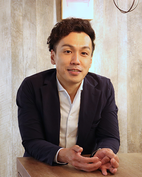 Takateru Inokawa (CEO)